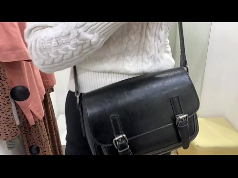 ❤️ Masturbació pública de la jove gossa FeralBerry amb un consolador al provador ❤❌ Vídeo porno al ca.full-porner.ru ❌️